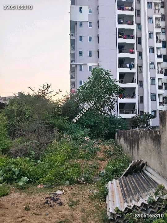 235 gaj plot+517+200 +200gaj,4 plot available hai.