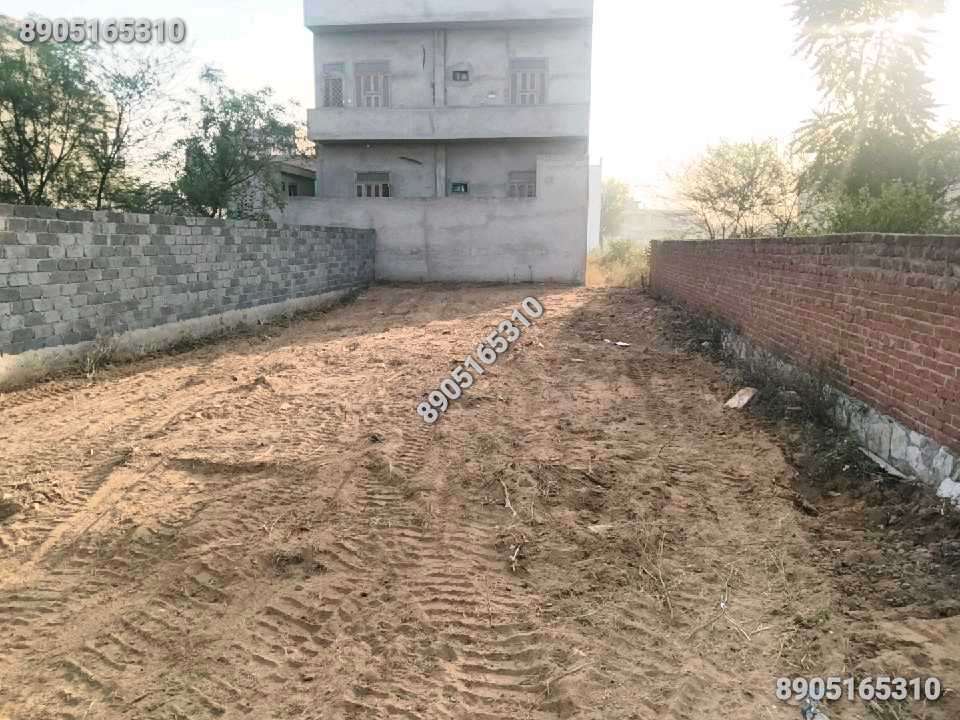 194 gaj plot,vinayak vatika me.